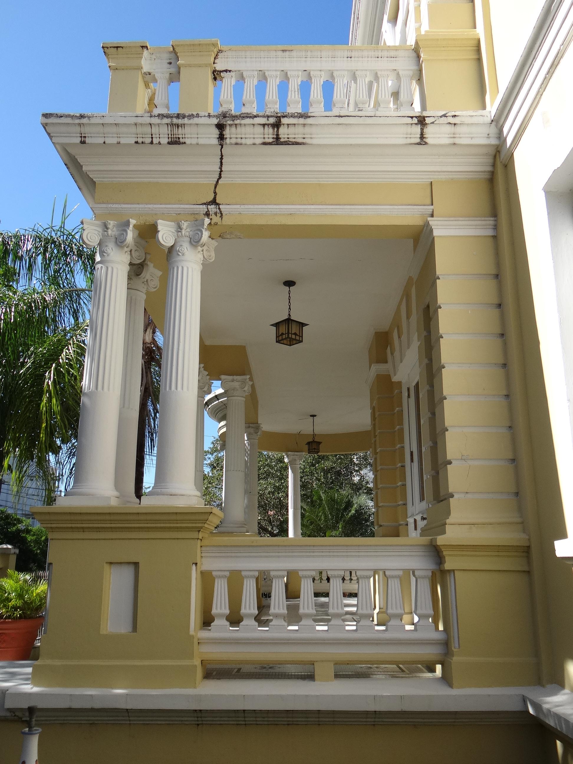 Casa La Giralda - Avenida Miramar, esquina calle Marti 651 - San Juan (Miramar) - 2014 00074